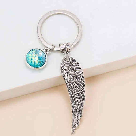 EMORY ROSE keychain wing charm - Picture 2 of 3